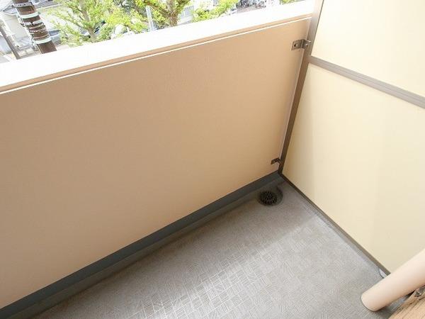 稲城市東長沼のマンション