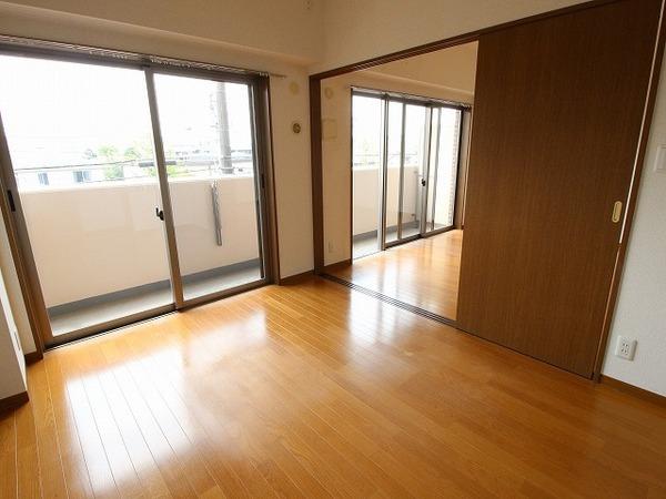 稲城市東長沼のマンション