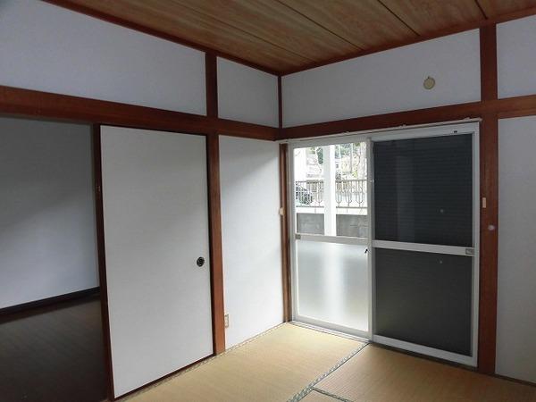 稲城市百村のアパート