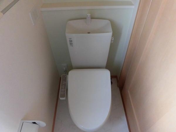 稲城市東長沼のテラスハウス