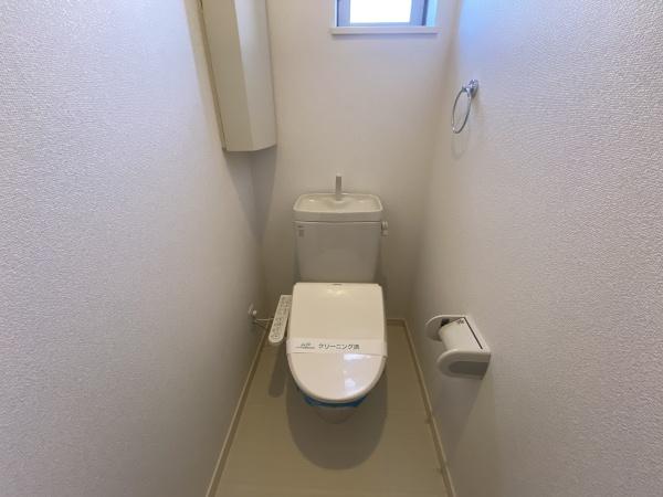稲城市東長沼のアパート
