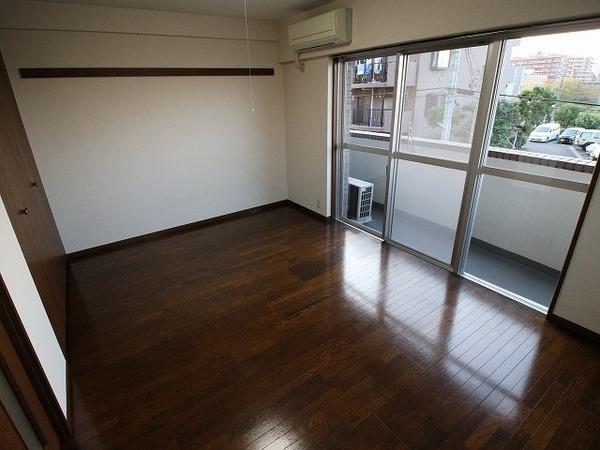 稲城市東長沼のマンション