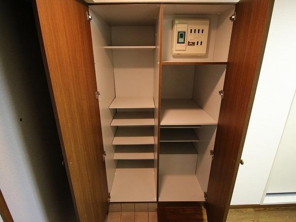 稲城市東長沼のマンション