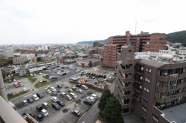 稲城市東長沼のマンション