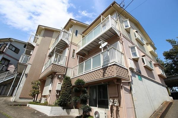 稲城市百村のアパート