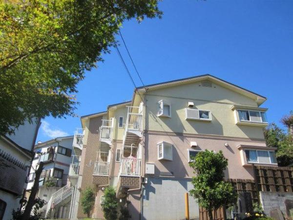 稲城市百村のアパート
