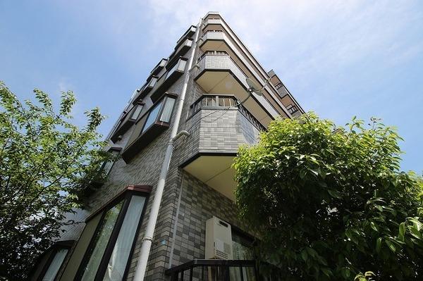 稲城市東長沼のマンション