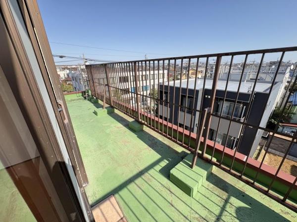 稲城市東長沼のマンション