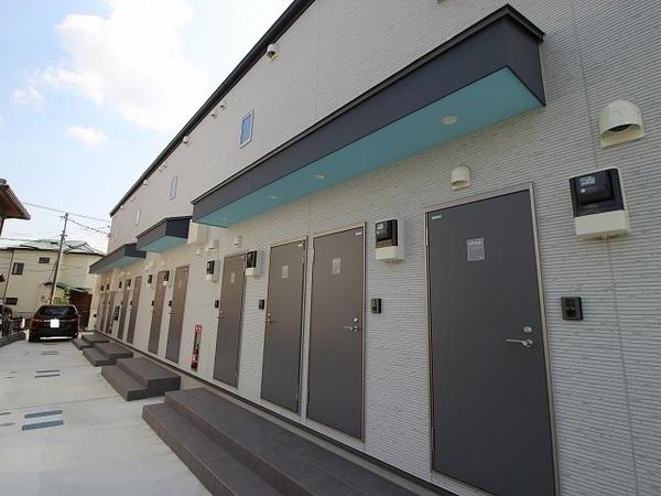 稲城市百村のアパート