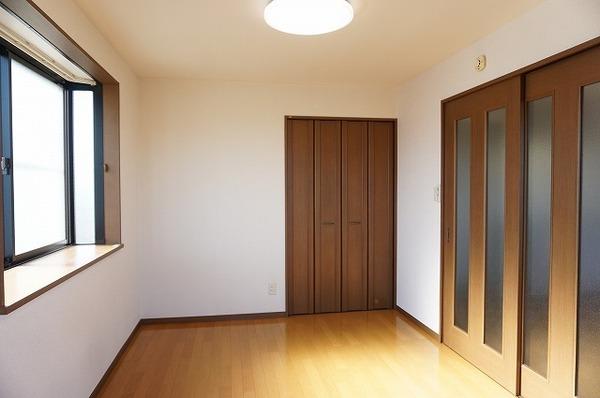 稲城市東長沼のマンション