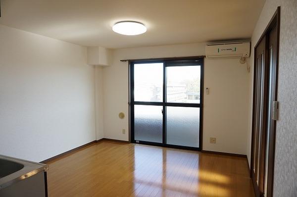 稲城市東長沼のマンション
