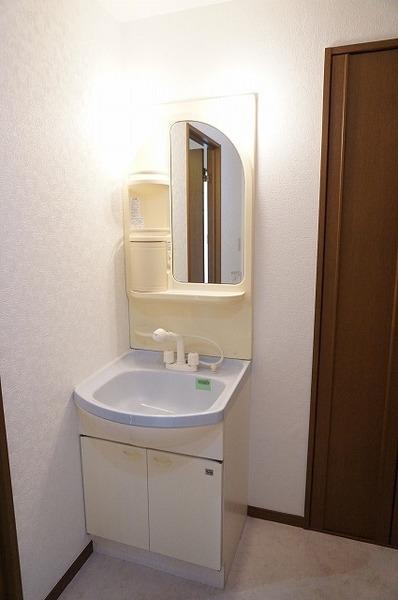 稲城市東長沼のマンション