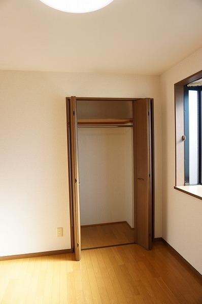 稲城市東長沼のマンション