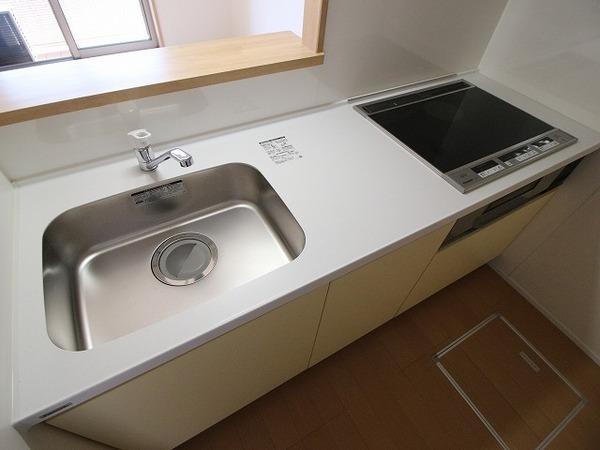 稲城市東長沼のアパート