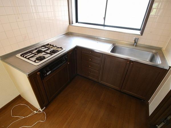 稲城市矢野口のテラスハウス