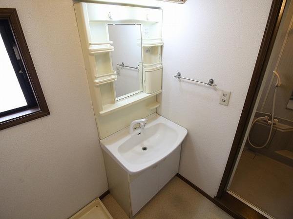 稲城市矢野口のテラスハウス