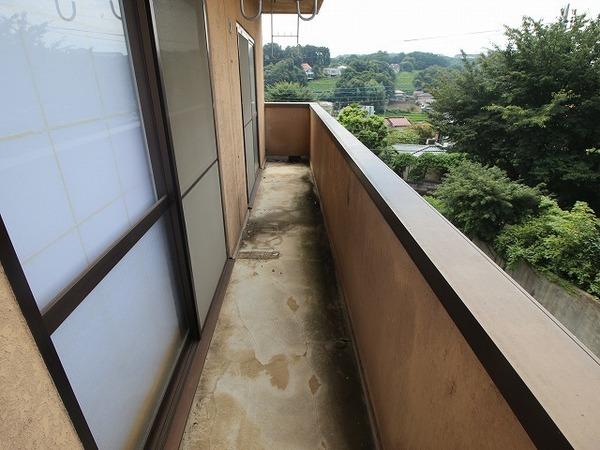 稲城市百村のマンション