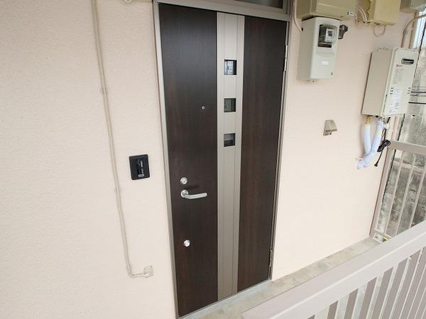 稲城市東長沼のアパート