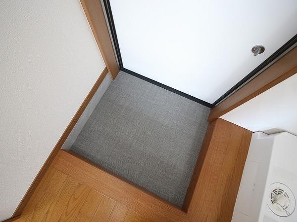 稲城市東長沼のアパート