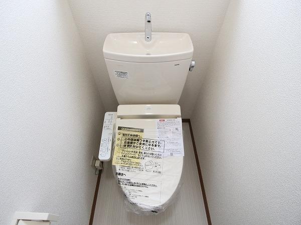 稲城市東長沼のアパート