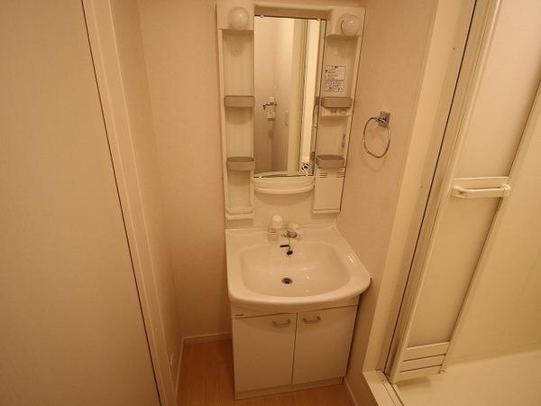 稲城市坂浜のマンション