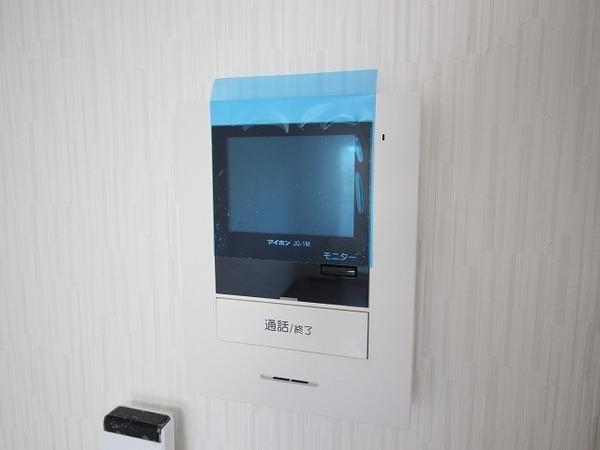 稲城市坂浜のアパート