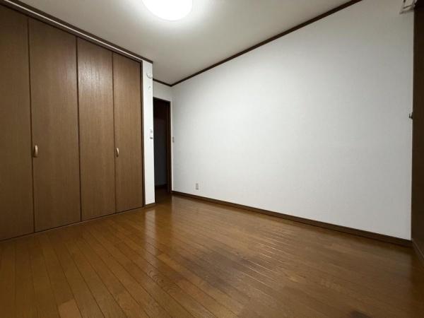 稲城市矢野口の貸家
