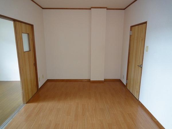 小平市小川東町１丁目のマンション