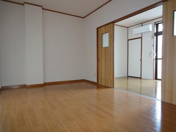 小平市小川東町１丁目のマンション