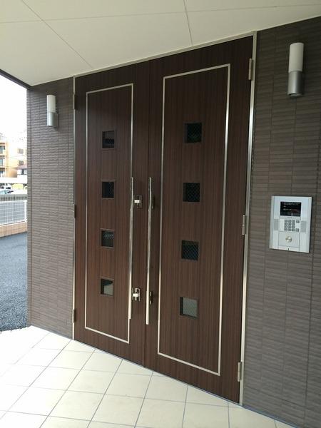 稲城市東長沼のマンション