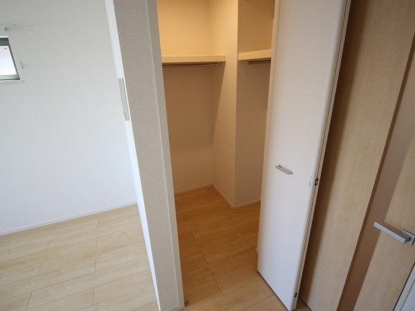 稲城市大丸のアパート