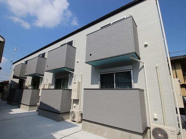 稲城市百村のアパート