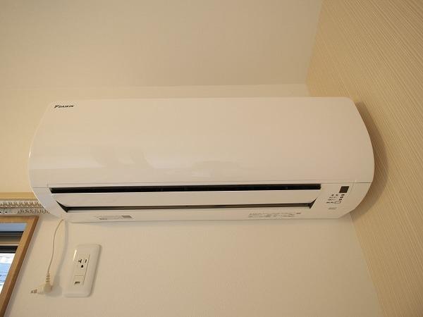 稲城市東長沼のアパート