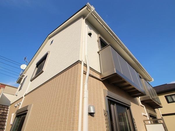 稲城市東長沼のアパート