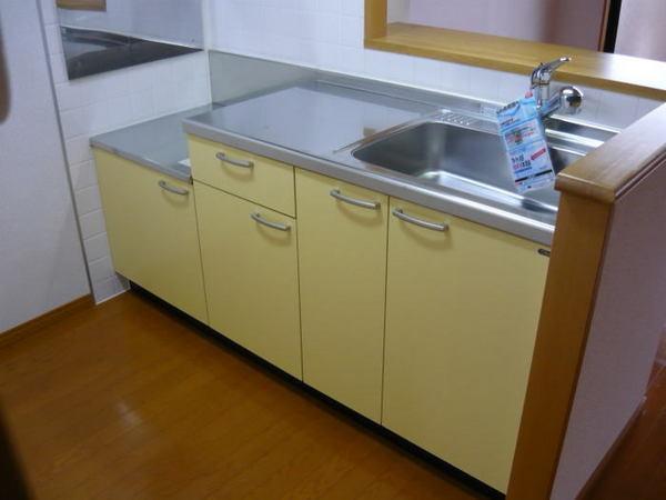 パイン・ヒルズ弐番館