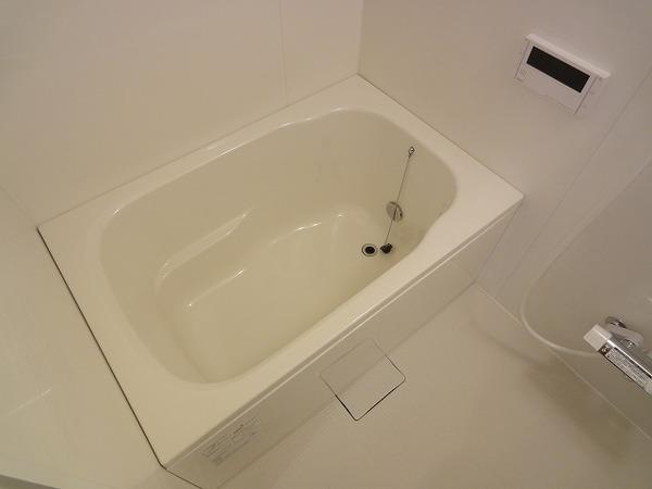 稲城市百村のアパート