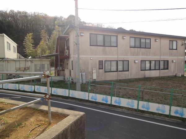 稲城市東長沼のアパート