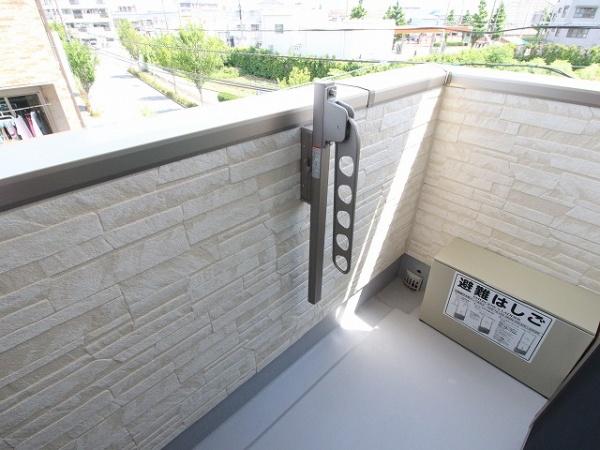 稲城市東長沼のアパート