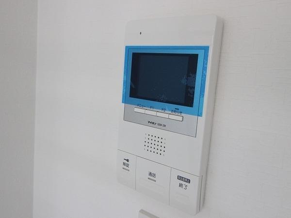 稲城市東長沼のアパート