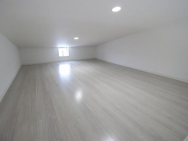 稲城市東長沼のアパート