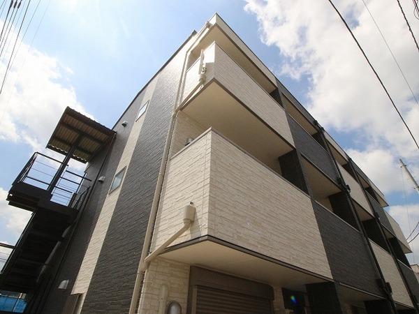 稲城市東長沼のアパート