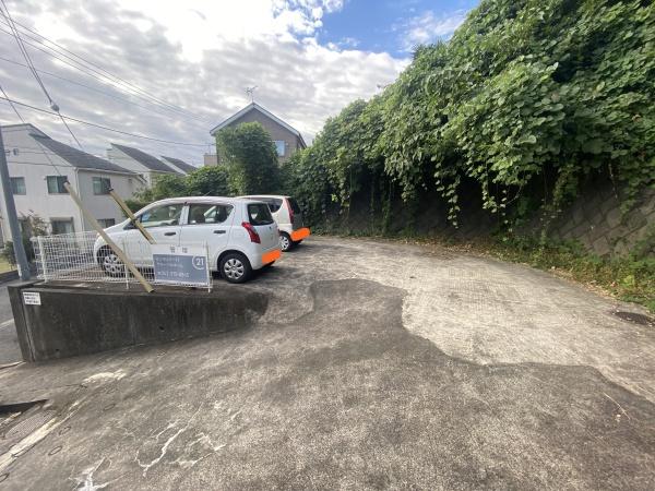 稲城市百村のアパート