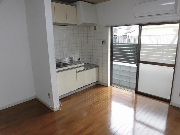 川崎市多摩区菅５丁目のテラスハウス