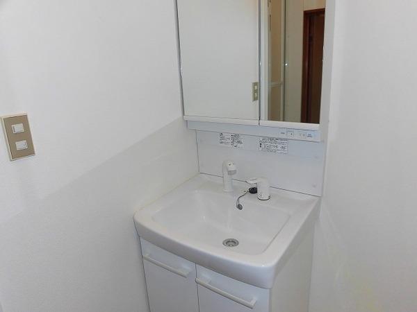 川崎市多摩区菅５丁目のテラスハウス