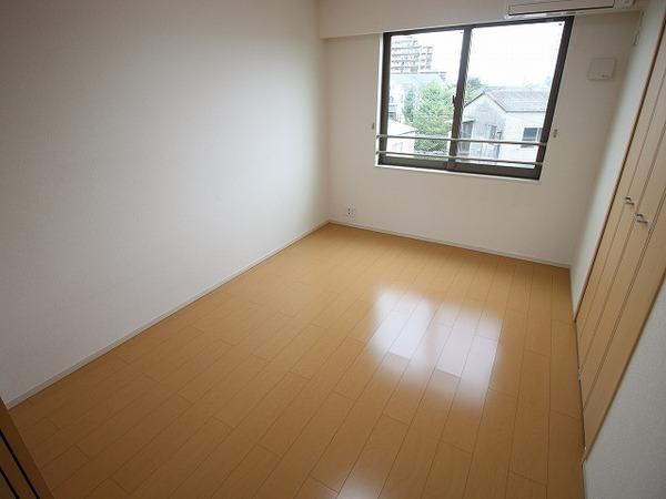 稲城市大丸のアパート