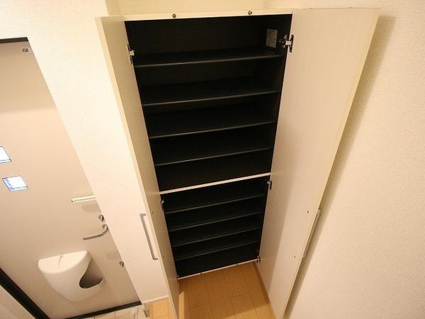 稲城市大丸のアパート