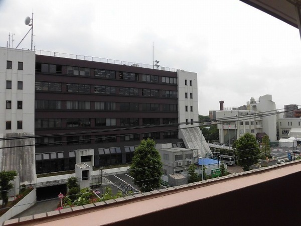 稲城市東長沼のマンション