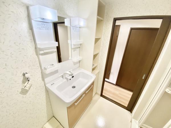 稲城市東長沼のマンション