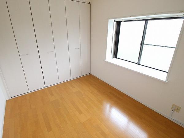 稲城市東長沼のマンション