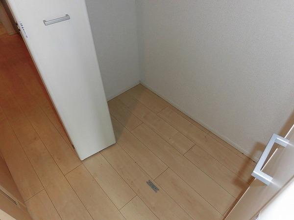 稲城市東長沼のアパート